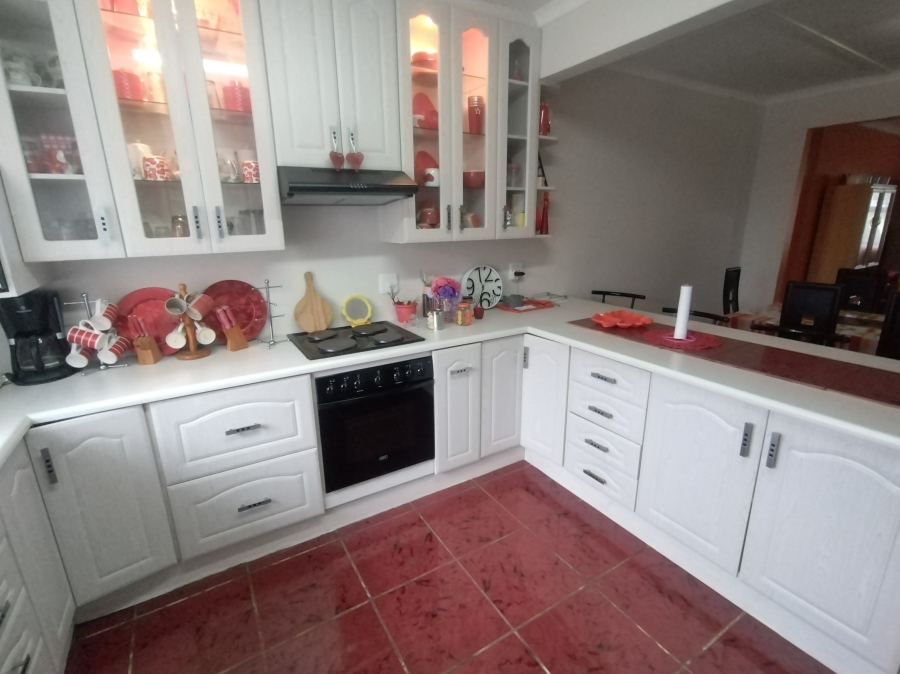 6 Bedroom Property for Sale in Kruisfontein Eastern Cape